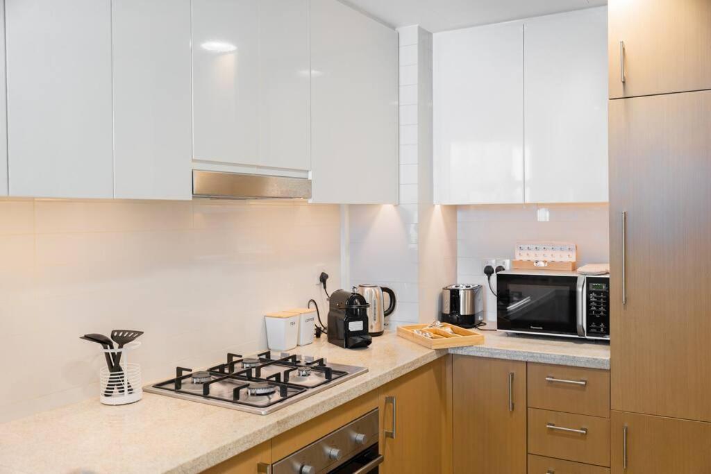 Larbi Breathtaking Burj Khalifa & Fountain Luxurious 1br Apartment *