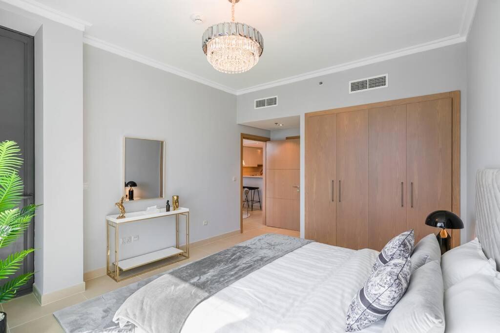 Larbi Breathtaking Burj Khalifa & Fountain Luxurious 1br Apartment