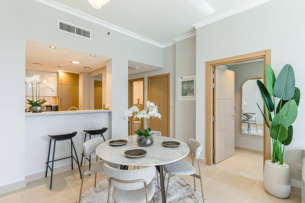 Apartment Larbi Breathtaking Burj Khalifa & Fountain Luxurious 1br Dubai
